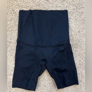 Black maternity biker shorts size small with pockets